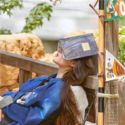 我想变成鸟，所以跳起来